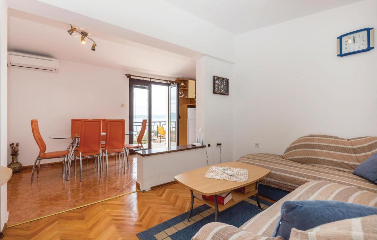 Cozy Apartment In Novi Vinodolski With Kitchen Exterior photo