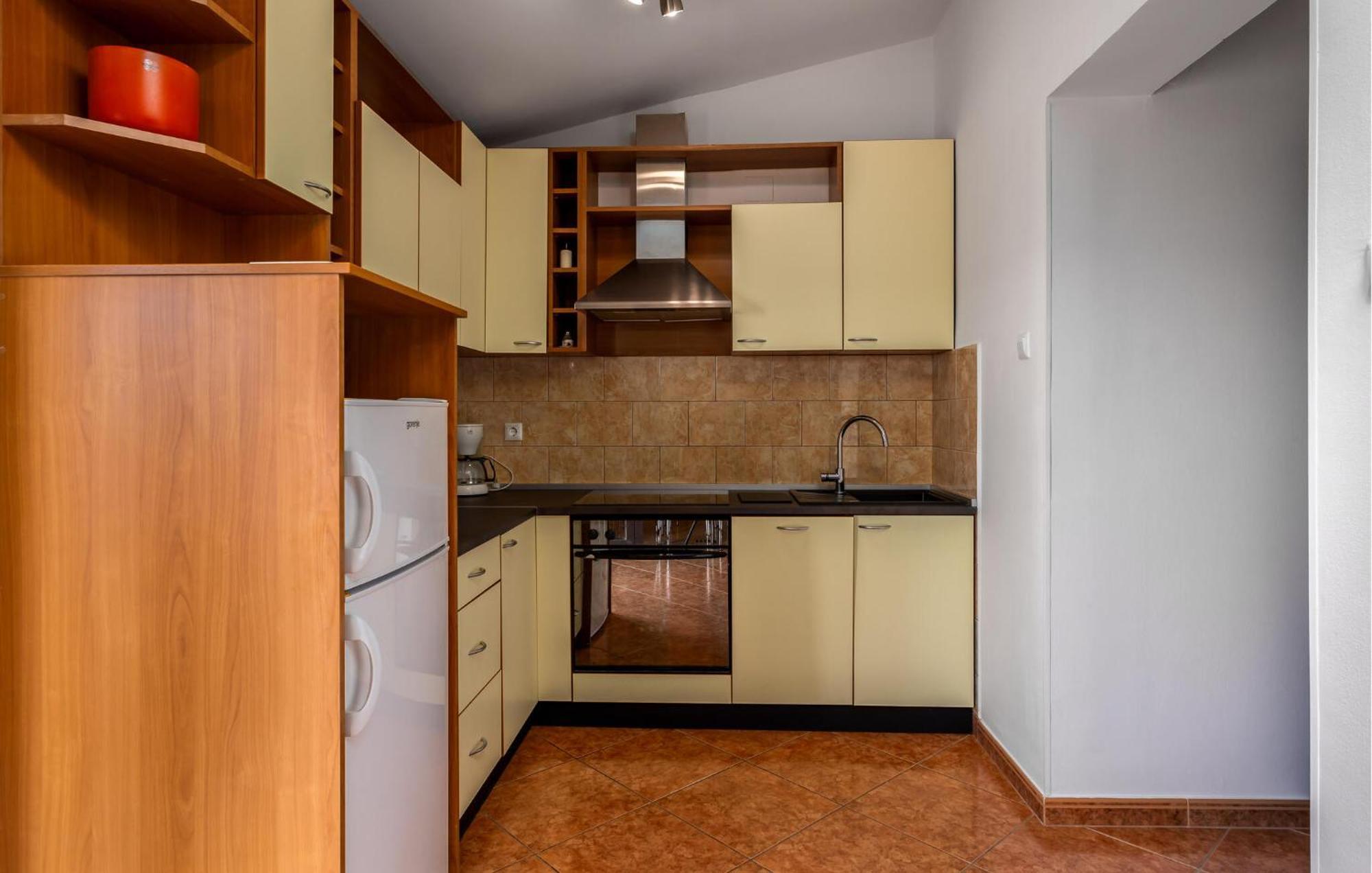 Cozy Apartment In Novi Vinodolski With Kitchen Exterior photo