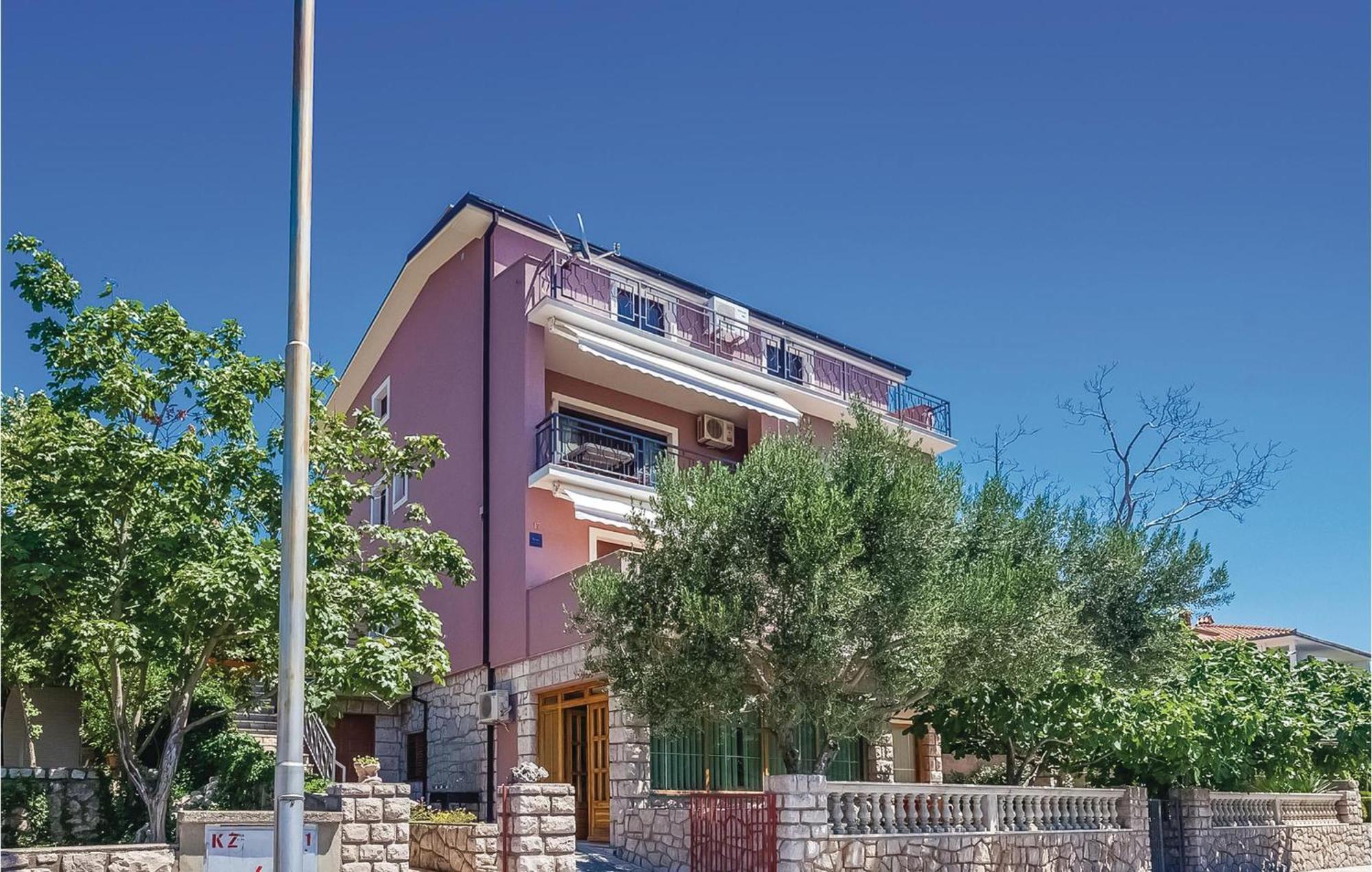 Cozy Apartment In Novi Vinodolski With Kitchen Exterior photo